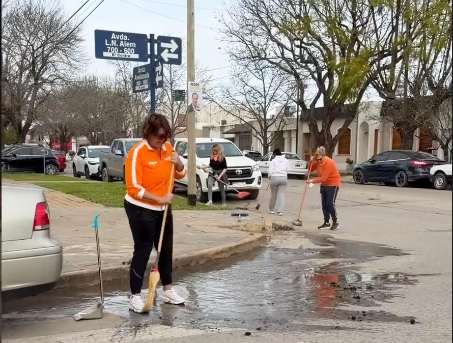 Crescente defendió la limpieza de calles como un “gesto simbólico”