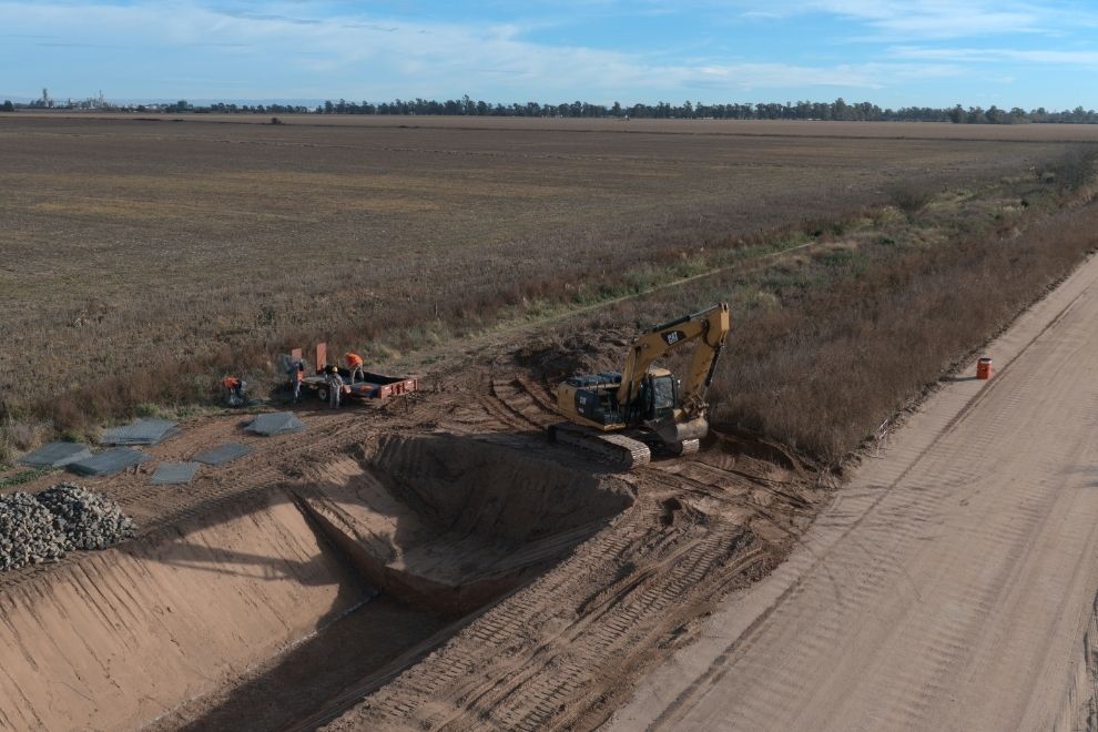 Anuncian obras en el Canal Flora al oeste de Saira para el campo