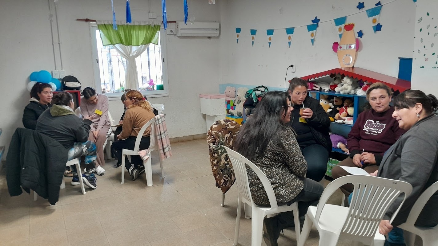 Escuela con Familias promovió nuevas estrategias para una crianza basada en el respeto y el acompañamiento